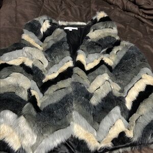 FEVER Womens VEST LUXURIOUS FAUX FUR, hook closure Satin Interior Size 2X